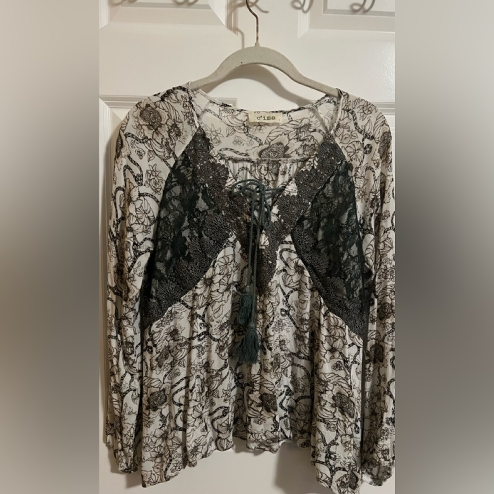 Preowned c’isa peasant top. Size L